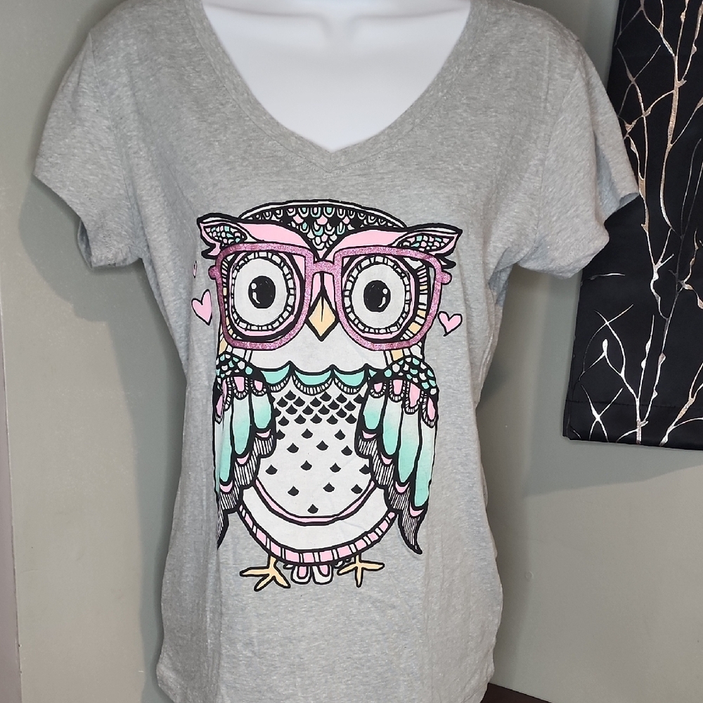 Gray Owl Graphic Women's Top